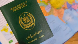 پاکستانی پاسپورٹ پر کن 30 ممالک میں ویزا فری انٹری ملے گی؟ شہریوں کے لیے بڑی خبر